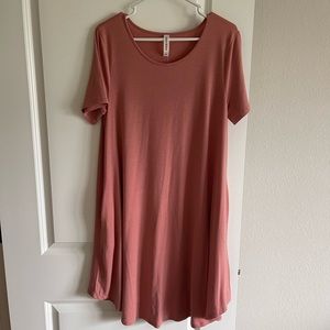 NWT- flowy pink dress